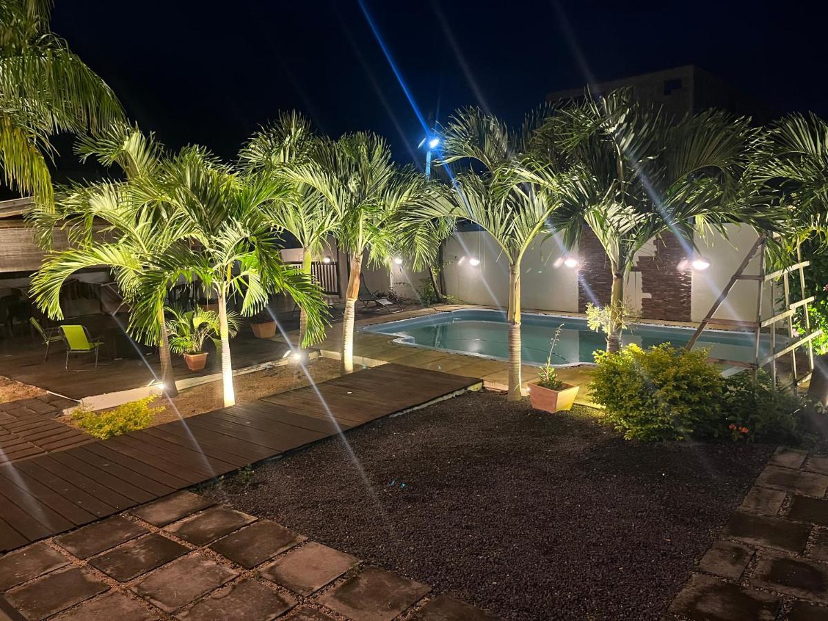 Le Binome Aparthotel Grand Baie Exterior foto