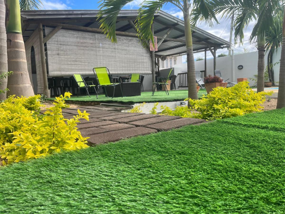 Le Binome Aparthotel Grand Baie Exterior foto
