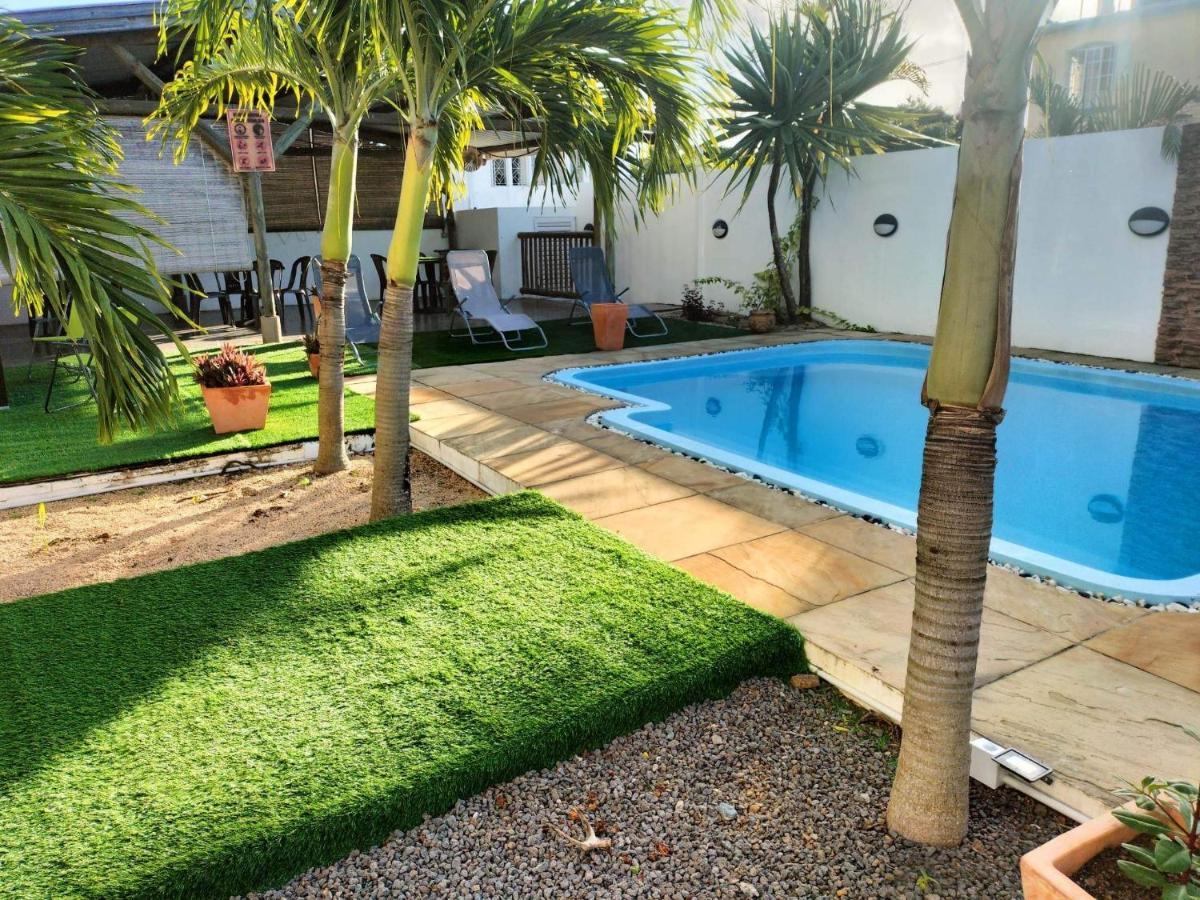 Le Binome Aparthotel Grand Baie Exterior foto