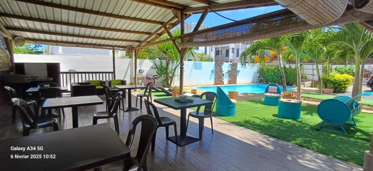 Le Binome Aparthotel Grand Baie Exterior foto