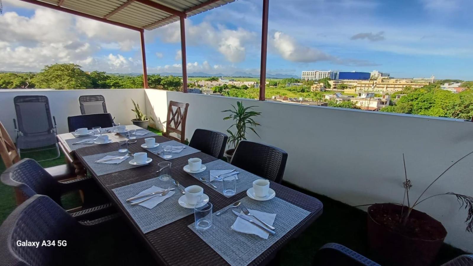 Le Binome Aparthotel Grand Baie Exterior foto